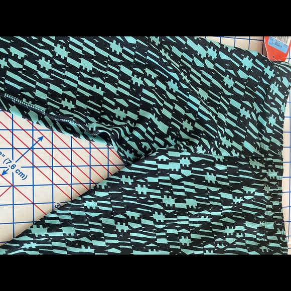 🏃🏻♀️New NIKE allover print Leggings - MEDIUM💚 - Picture 6 of 7